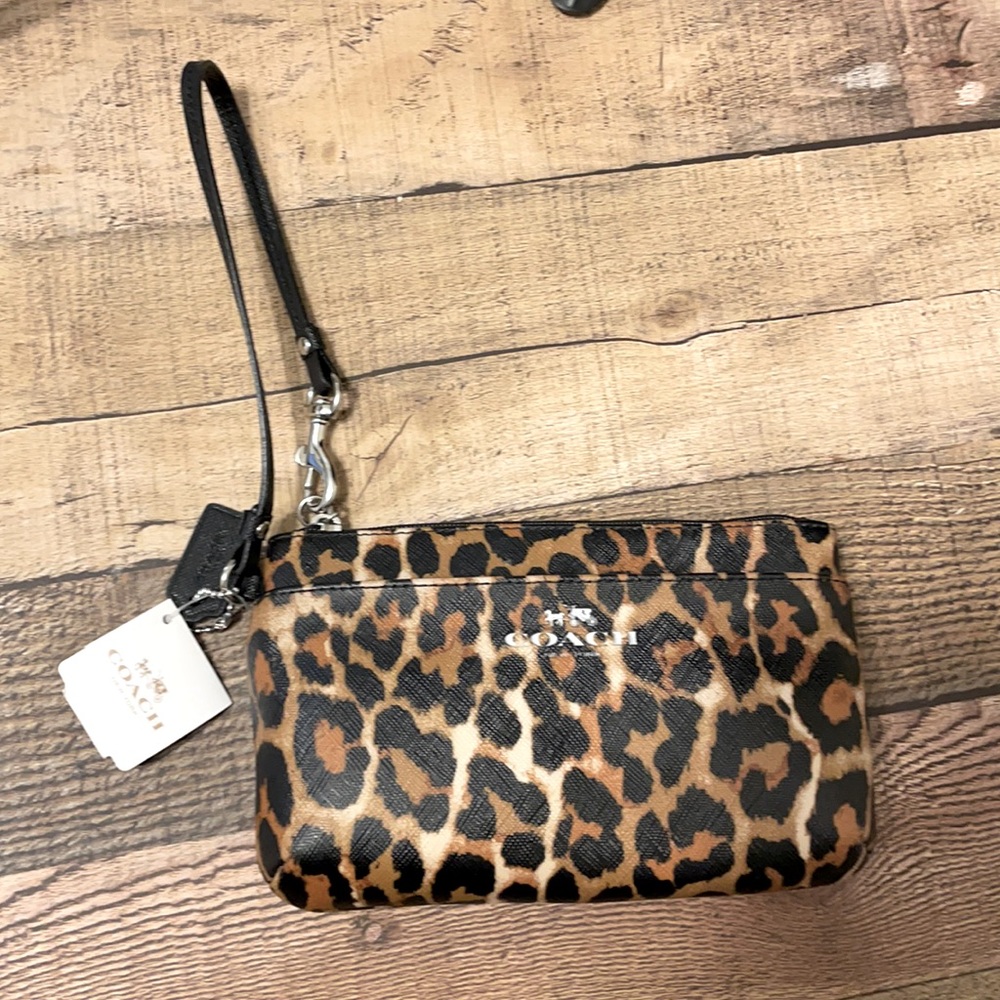 NWT Coach Clutch Wristlet